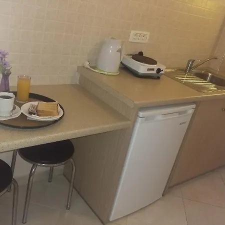 Yakinthos Hotel